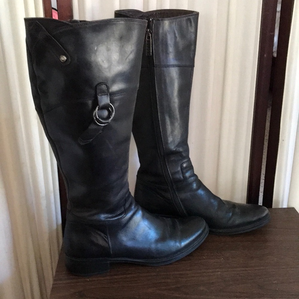 Pre-owned Genuine leather Guess boots Sz 39